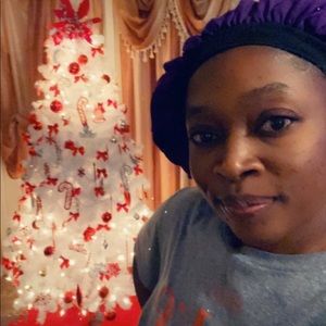 Meet your Posher, Monique